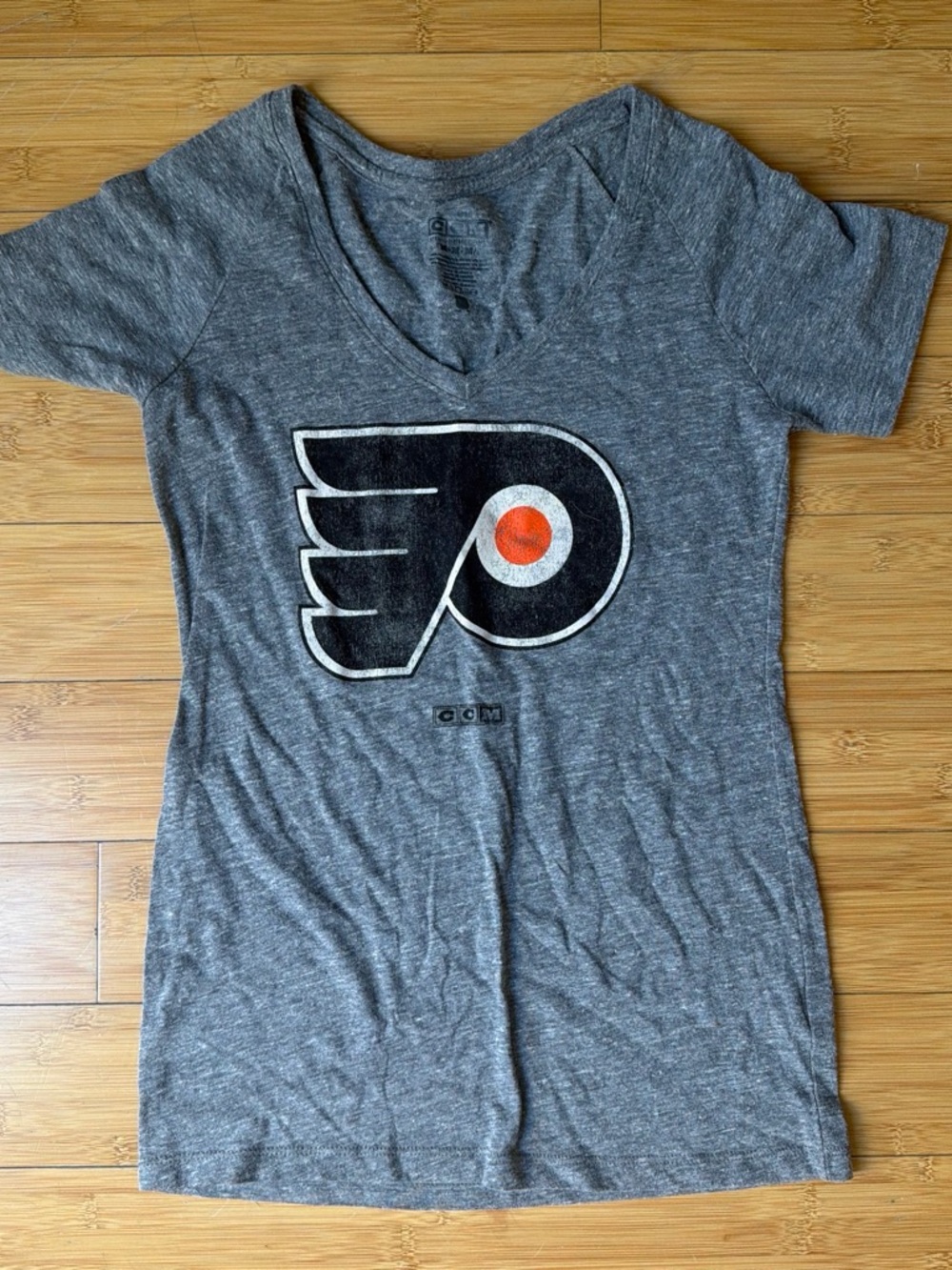 Flyers V neck Tee